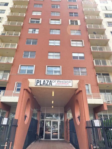 PLAZA OF WESTLAND CONDO