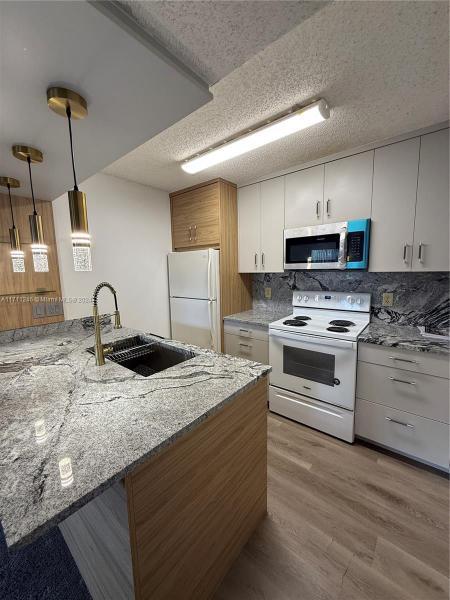 ROYAL POINCIANA CONDO