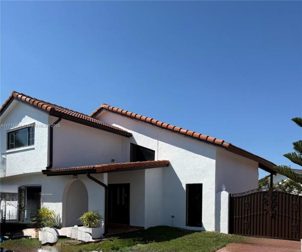 BIRD LAKES TOWNHOUSE