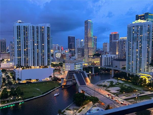 88 SW 7TH ST #2012, MIAMI, FL 33130