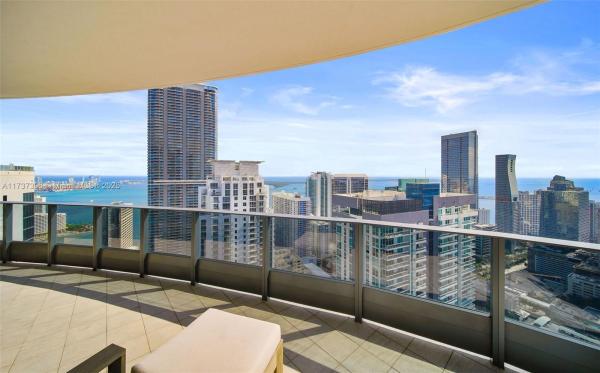 1000 BRICKELL PLZ #PH5002, MIAMI, FL 33131