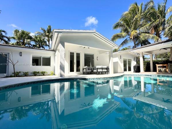 TROPICAL ISLE HOMES SUB 1