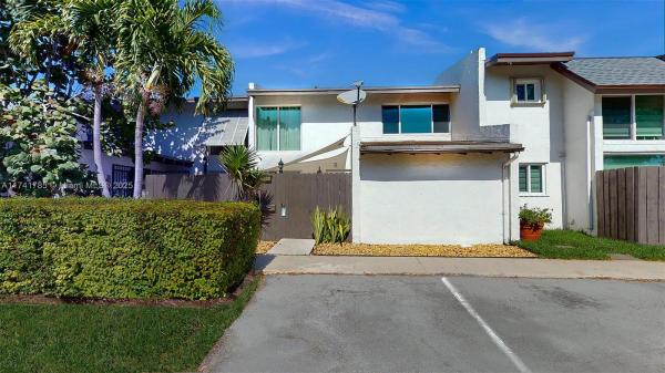 SNAPPER CREEK TONWHOUSE