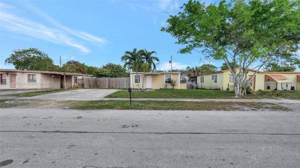 LAUDERDALE MANOR HOMESITE