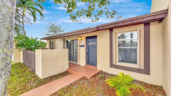 DEVON-AIRE VILLAS SEC 3