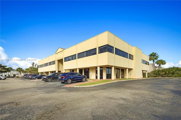 CHARTER CENTER CONDO