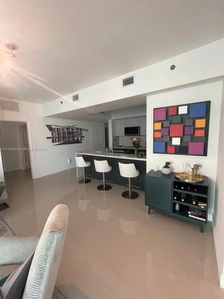 950 BRICKELL BAY DR #1210, MIAMI, FL 33131