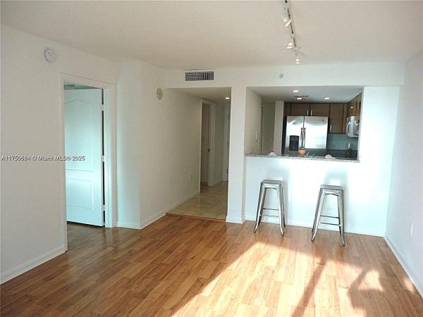 2101 BRICKELL AVE #2211, MIAMI, FL 33129