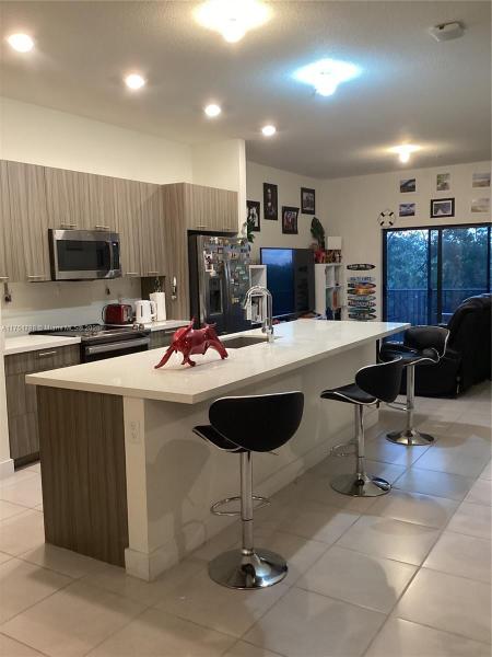 APEX AT PARK CENTRAL COND