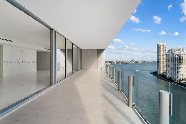 300 BISCAYNE BOULEVARD WAY #2002, MIAMI, FL 33131