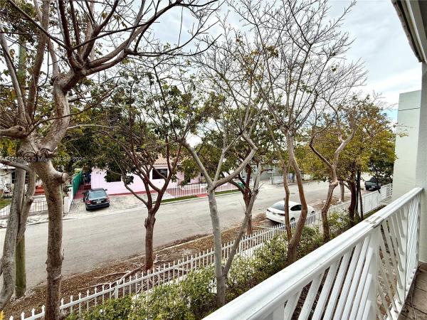 ROADS END VILLAGE CONDO