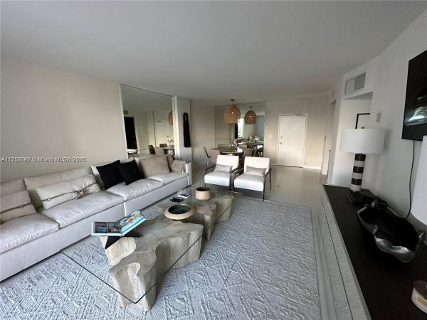 10275 COLLINS AVE #218, BAL HARBOUR, FL 33154