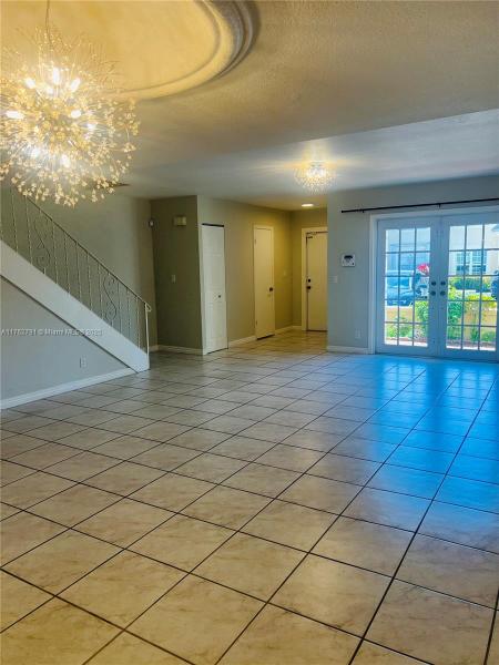 VENETIAN PARK IV CONDO