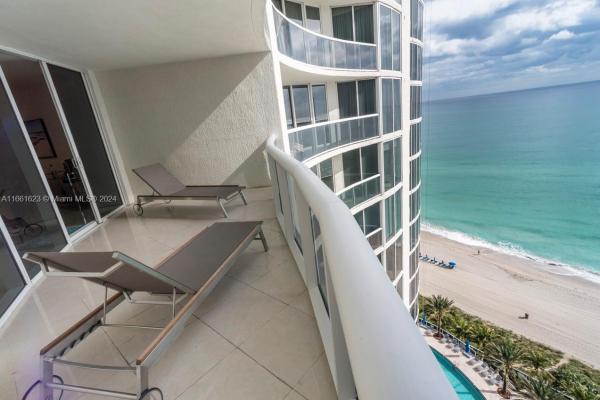 17201 COLLINS AVE #2104, SUNNY ISLES BEACH, FL 33160