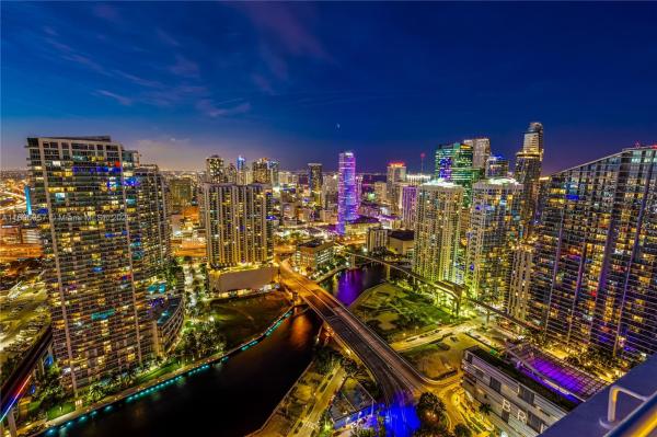 88 SW 7TH ST #4203, MIAMI, FL 33130