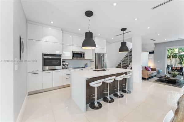 3025-3037 ELIZABETH STREE