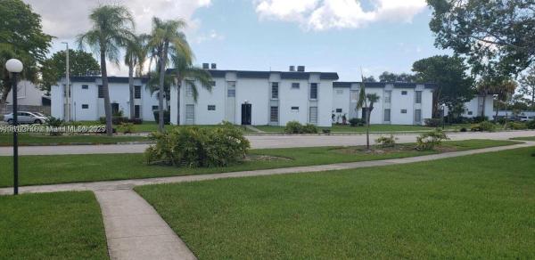 SUNSET PALMS WEST CONDO