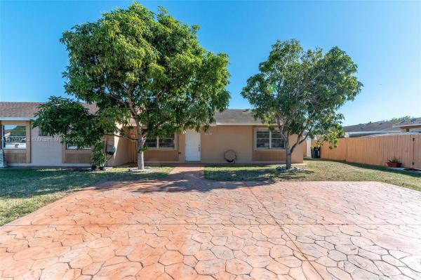 WestWind Lakes Townhouses