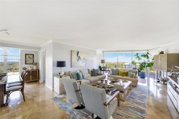 TOWERS OF QUAYSIDE CONDO