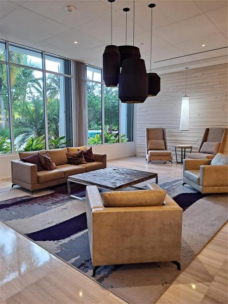 100 BAYVIEW DR #315, SUNNY ISLES BEACH, FL 33160