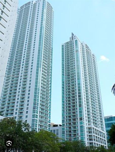 950 BRICKELL BAY DR #2702, MIAMI, FL 33131