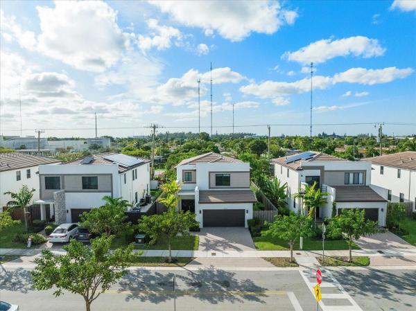 VIA VENTURA NEIGHBORHOOD