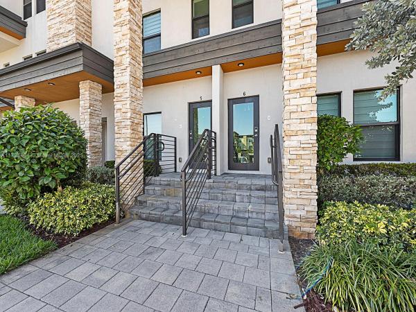 HIGHLAND AT PARK CENTRAL