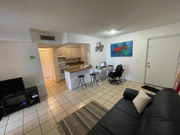UNIVERSITY TRAIL CONDO