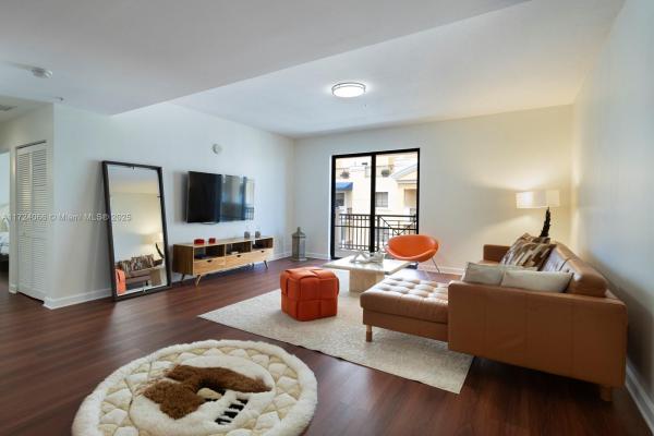 COLONNADE AT DADELAND SW