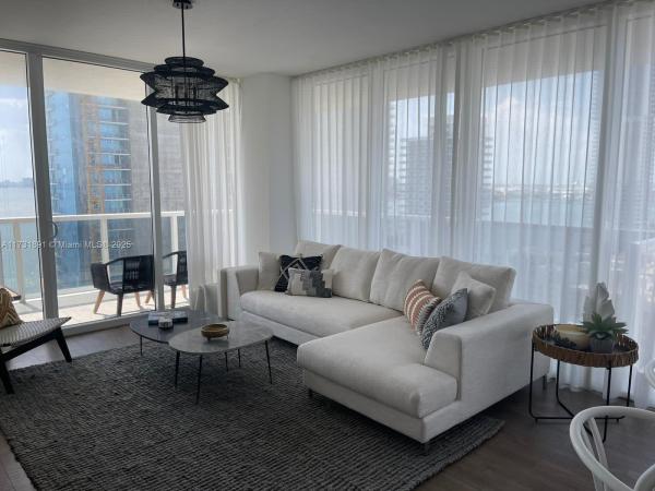 BAY HOUSE MIAMI CONDO