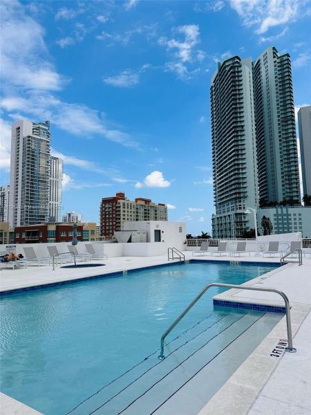1800 BISCAYNE PLAZA CONDO