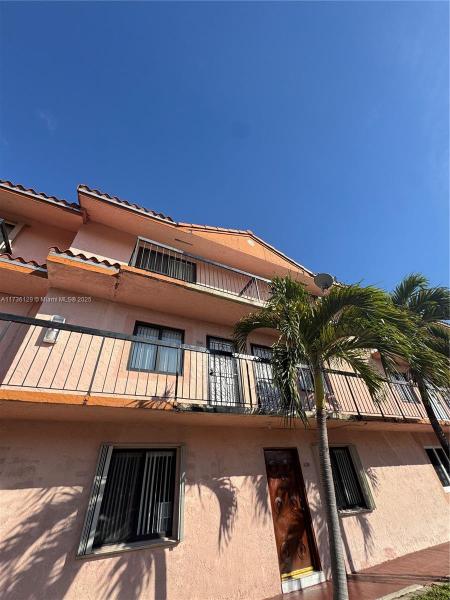 HIALEAH CLUB VILLAS CONDO
