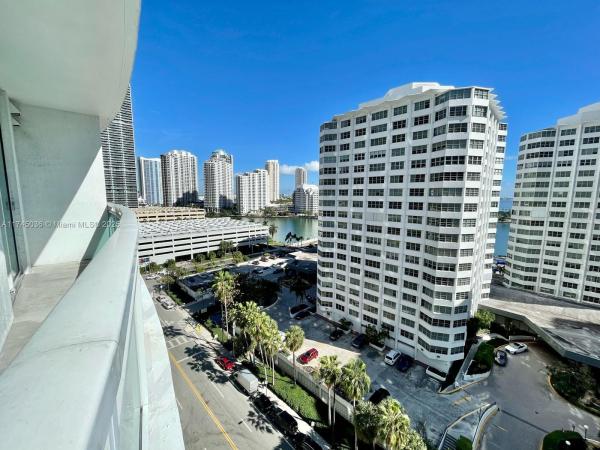 950 BRICKELL BAY DR #1111, MIAMI, FL 33131