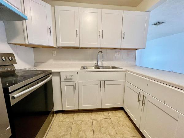 RIVERLAND VILLAGE PARK