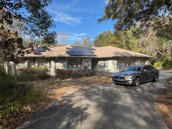 COUNTRY OAKS ESTATES