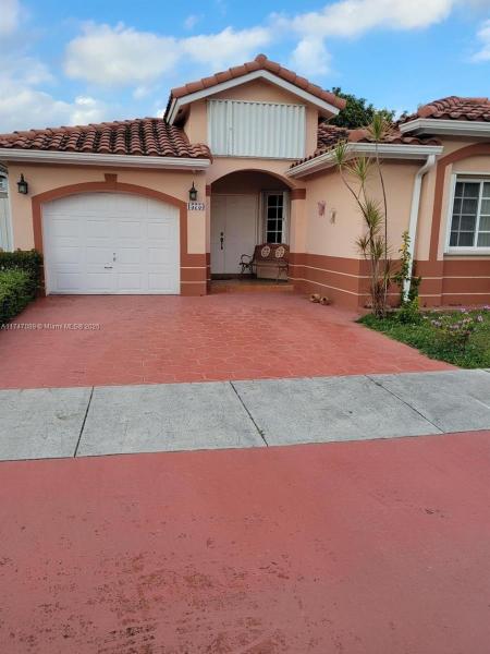 HIGHLANDS AT KENDALL 1ST