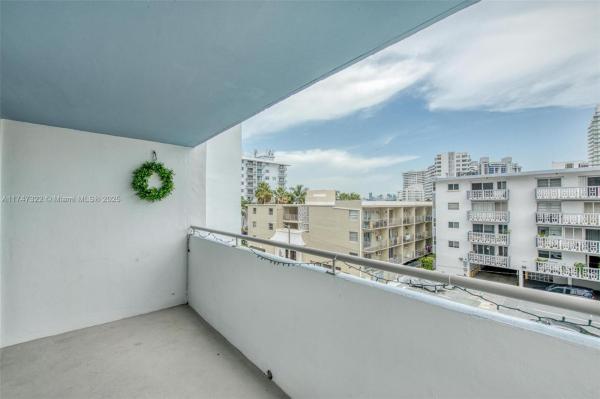 LINCOLN PALACE CONDO