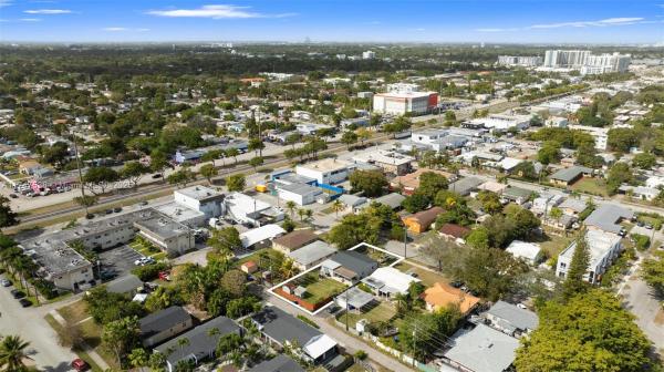 HOLLYWOOD SOUTH SIDE ADD