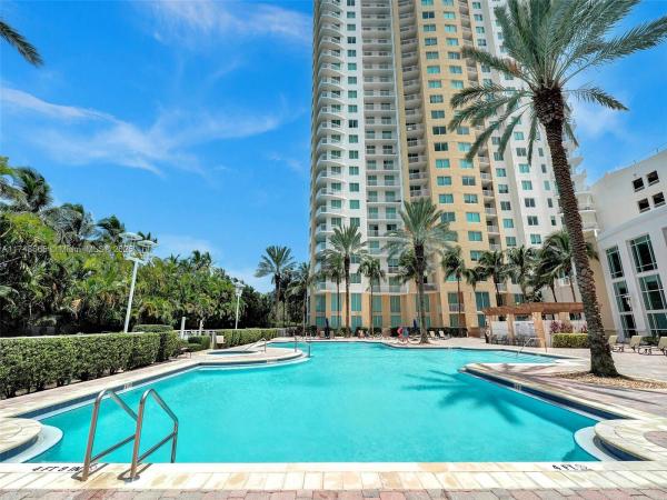 1755 E HALLANDALE BEACH BLVD #507E, HALLANDALE BEACH, FL 33009
