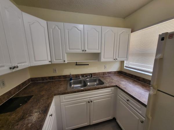 LAS VILLAS SEGOVIA CONDO