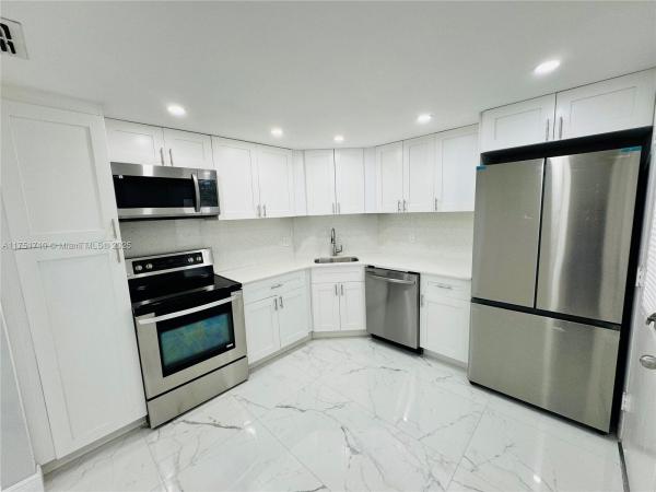 GARDEN LAKES OF INVERRARY