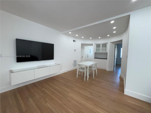 NORMANDY PALMS CONDO