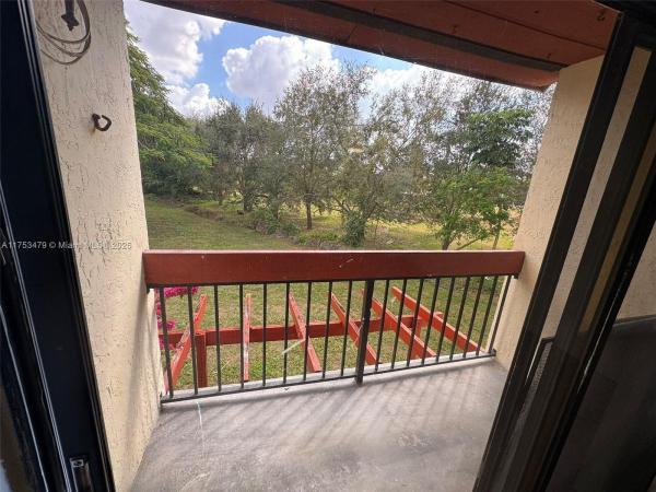 LAGO DEL REY CONDO #1