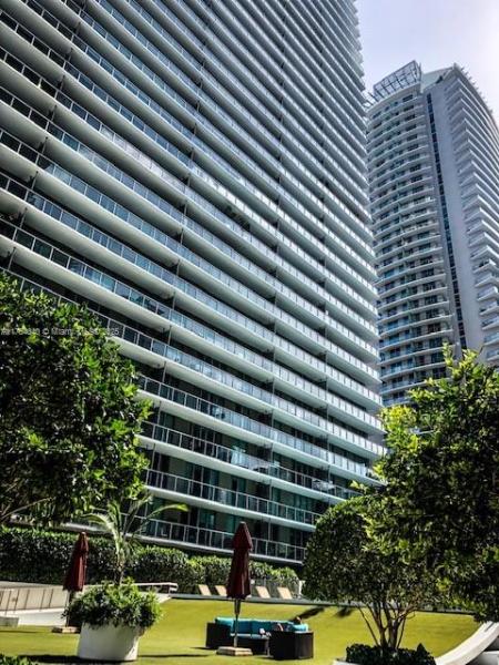 THE AXIS ON BRICKELL II C