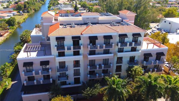 TUSCANY POINTE VILLAS CON