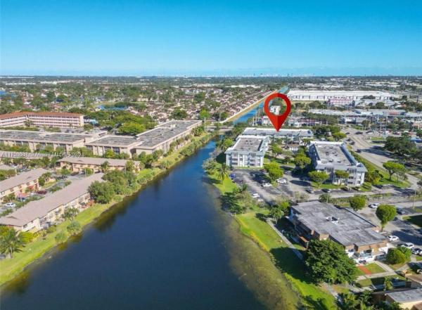 LUDLUM LAKE CONDO BLDG C