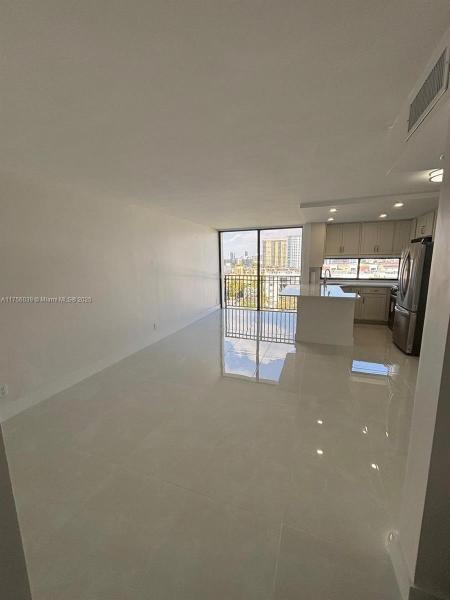 17021 N BAY RD #908, SUNNY ISLES BEACH, FL 33160