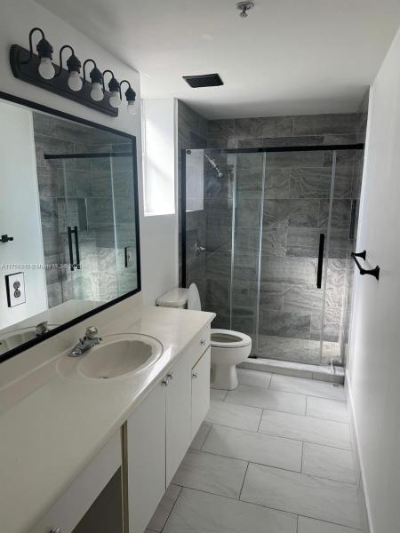 THE COURTS AT DORAL ISLES