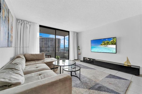 600 THREE ISLANDS BLVD #1615, HALLANDALE BEACH, FL 33009