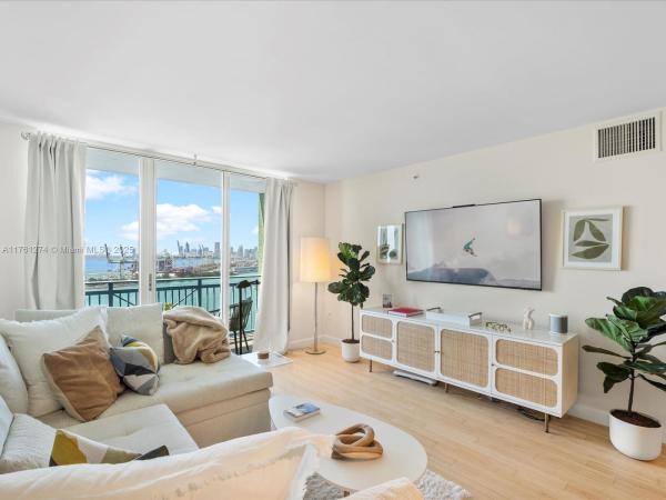 YACHT CLUB AT PORTOFINO C